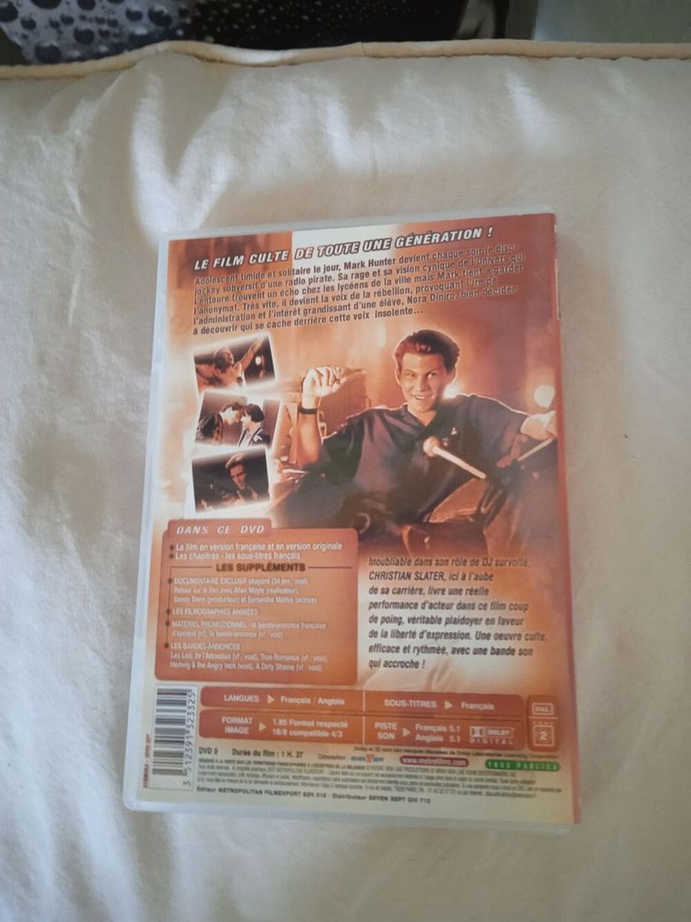 Saisissez le titre DVD Pump up 
The Volume
de votre objet. DVD et blu-ray