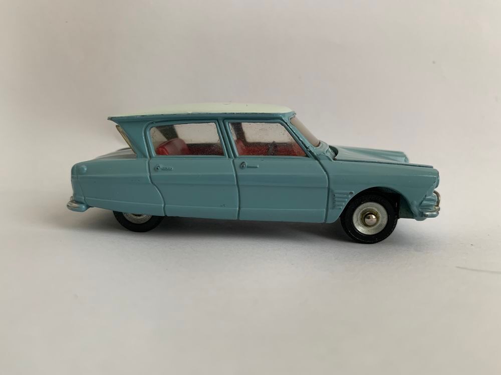 Ancienne Voiture Miniature Dinky Toys - Bon état - Collection