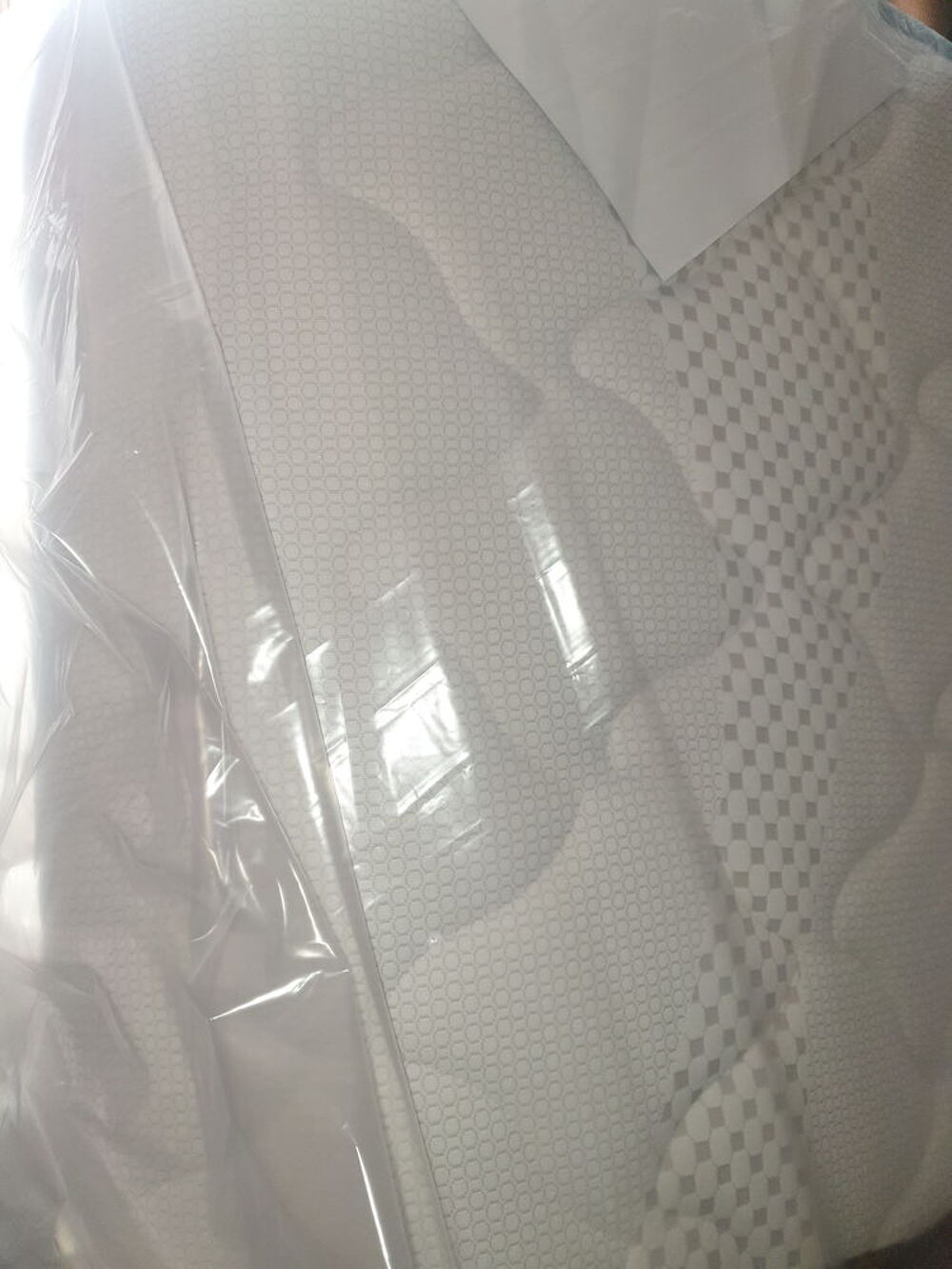 MATELAS
MESURE :160/200 Meubles