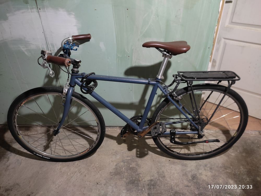 Bicyclette &eacute;quip&eacute;e 80€ - Vélos