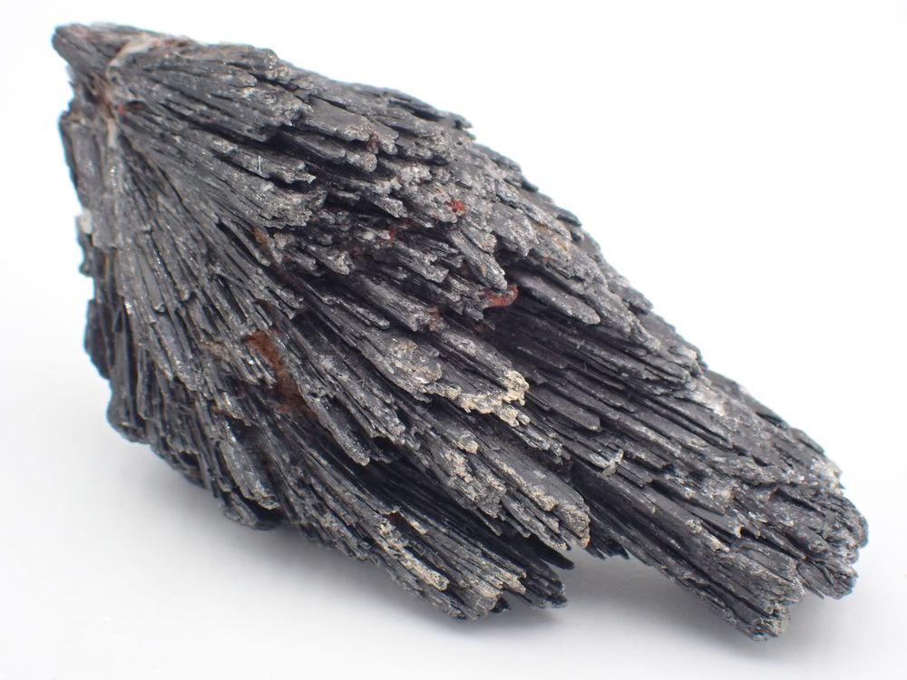 Disth&egrave;ne noir (Cyanite) Br&eacute;sil 79gr 79 x 38 x 26 mm 