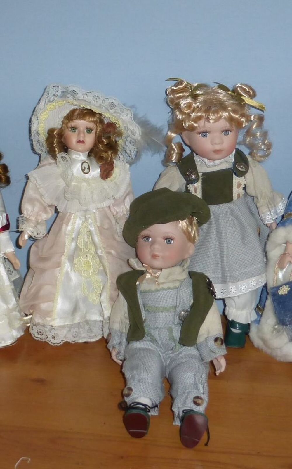 POUPEE DE COLLECTION ou &agrave; OFFRIR . neuve 