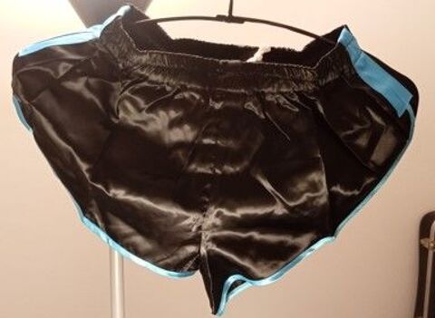 Short Nylon Satin Vintage D9 Noir bande Azur Taille S 40  23 Lyon 3 (69)