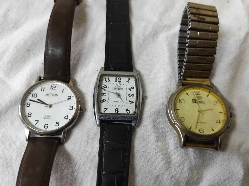 Lot de 3 Montres homme &agrave; quartz avec bracelet SG, Action et Bijoux et montres