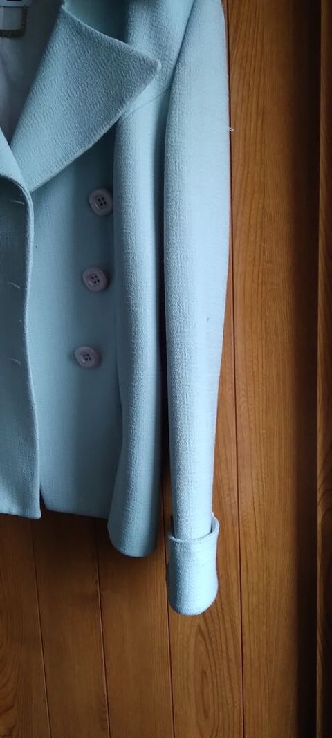 VESTE POUR FEMMES  . 25 Brie-Comte-Robert (77)