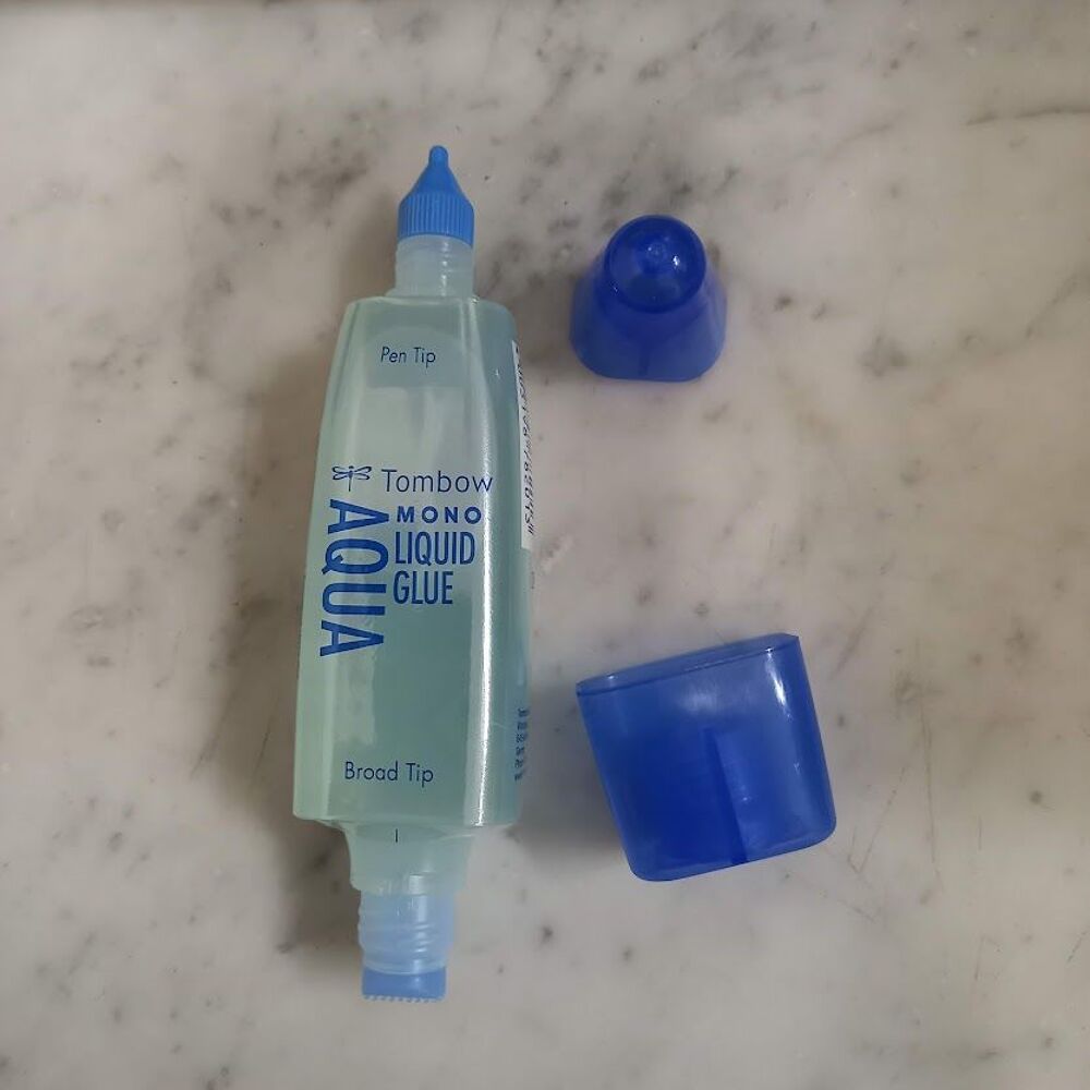 TOMBOW Colle liquide MONO AQUA , avec 2 embouts diff&eacute;rents Bricolage
