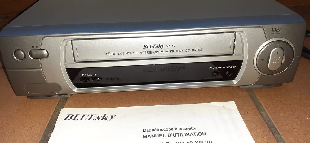 Magn&eacute;toscope lecteur VHS XR40 BLUESKY 4 t&ecirc;tes Audio et hifi