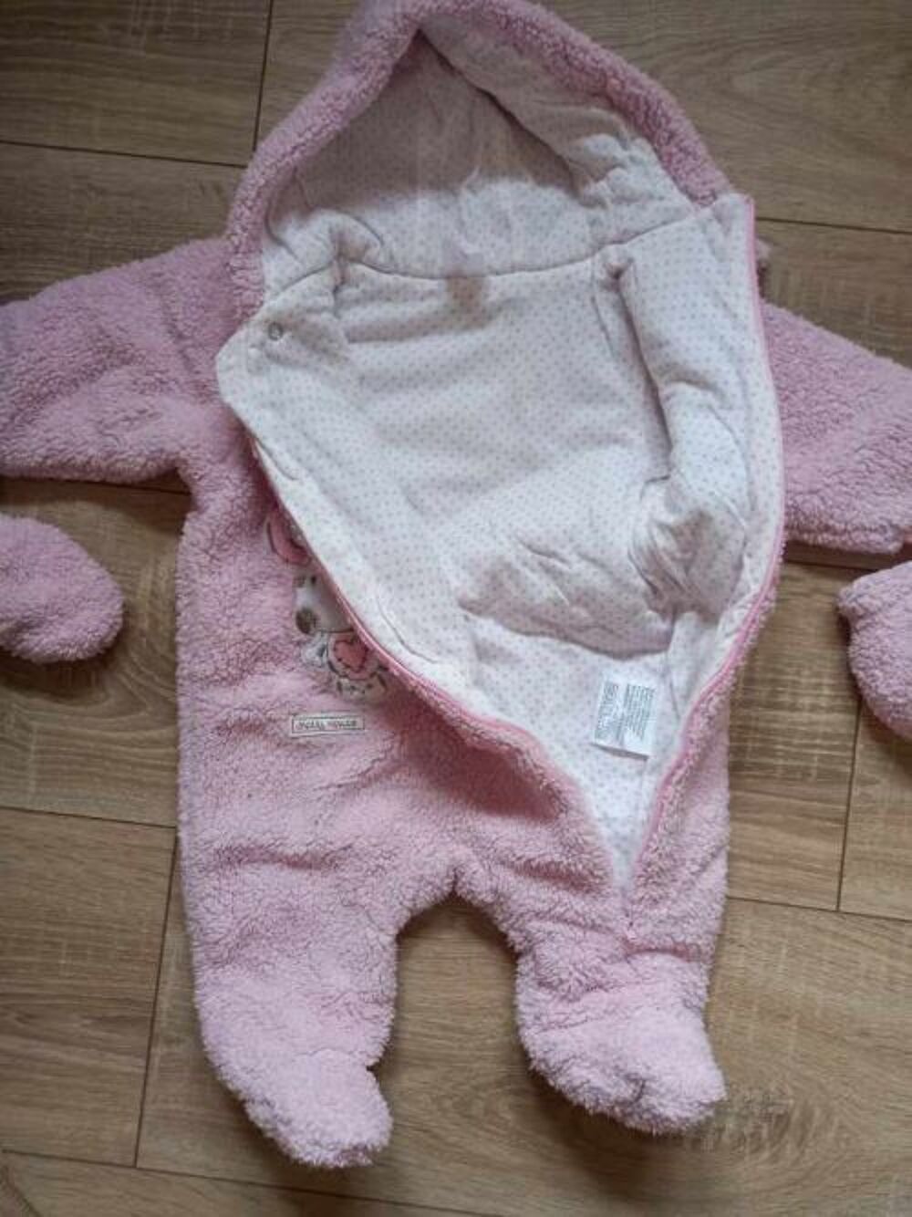 Combinaison rose marque Barbouillage 3 mois Vêtements enfants