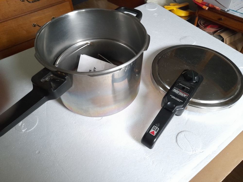  cocotte minute SEB 6l en inox Electroménager