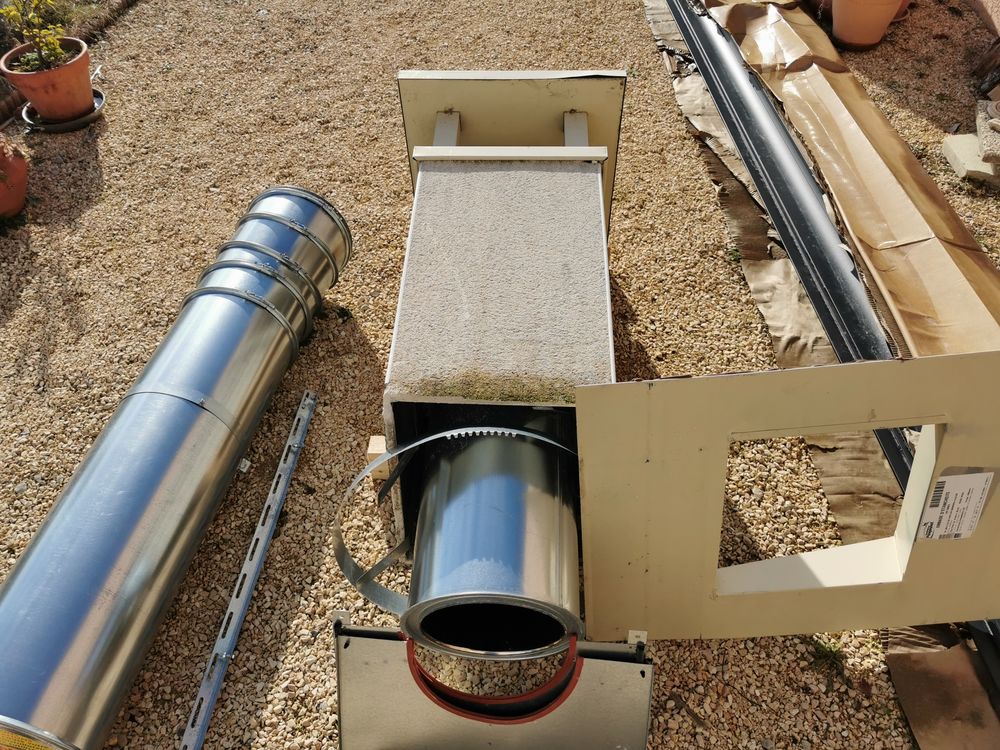 Ensemble sortie toit embase conduits chemin&eacute;e Poujoulat Bricolage