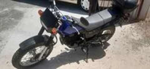 YAMAHA 2001 occasion 83260 La Crau