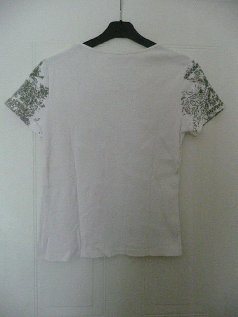 TEE-SHIRT CREME ARMAND THIERY T36 Vêtements