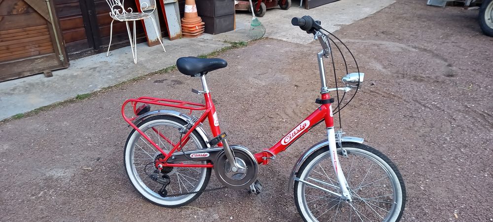 VELO PLIANT PARFAIT ETAT. Id&eacute;al pour voyager 
Vélos