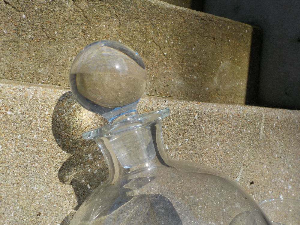CARAFE CULBUTO ET SES 6 VERRES 