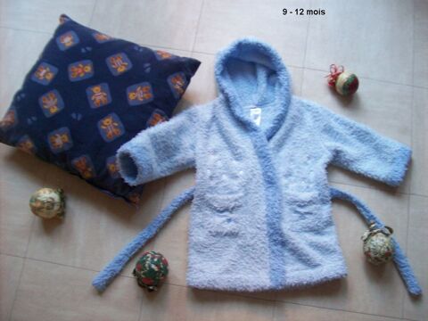 combinaison chaude, peignoir, taie d'oreiller, ....9-12 mois 3 Martigues (13)