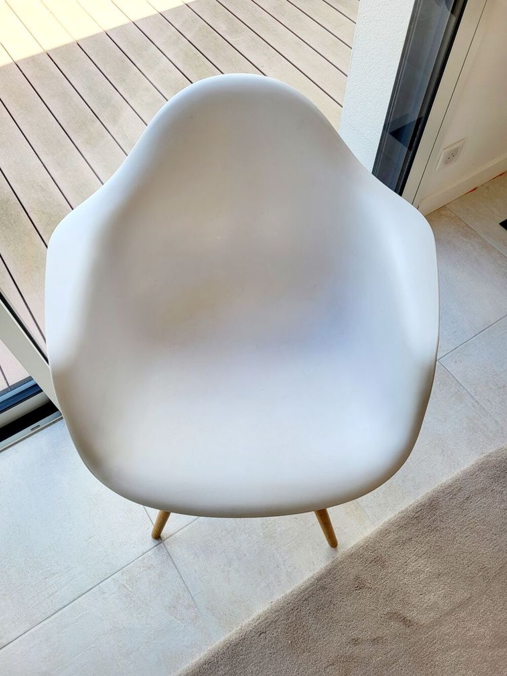 Deux fauteuils design blancs Meubles