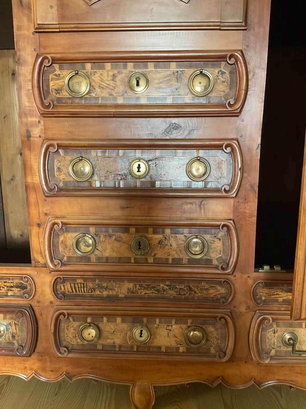 Armoire Bressane unique Meubles