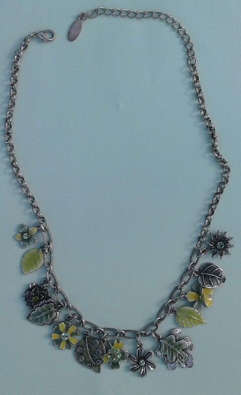 Collier feuilles   5 euros 5 Cramont (80)