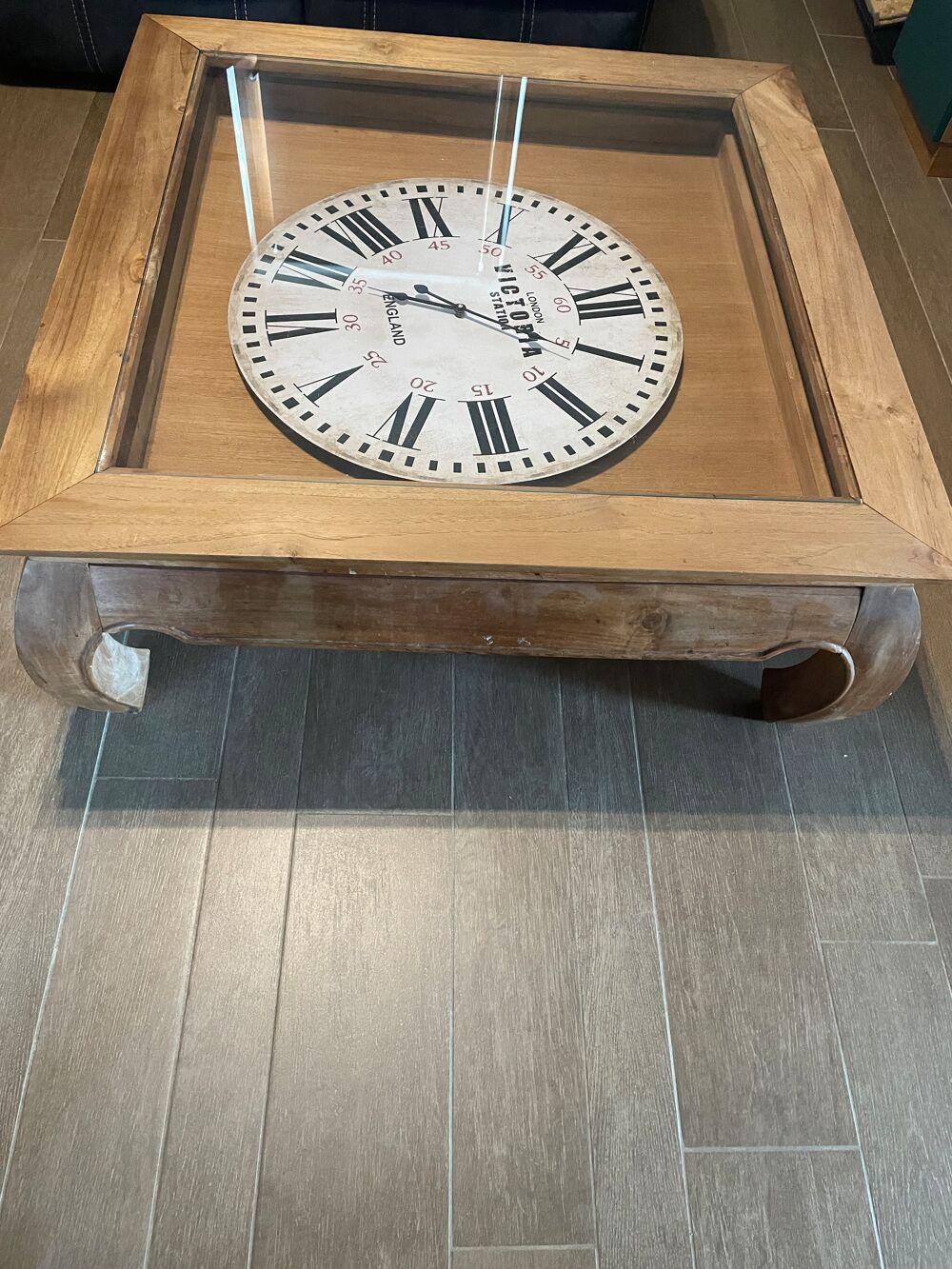 Table de salon vitr&eacute;e en teck style opium avec tiroir 1mx1m Meubles