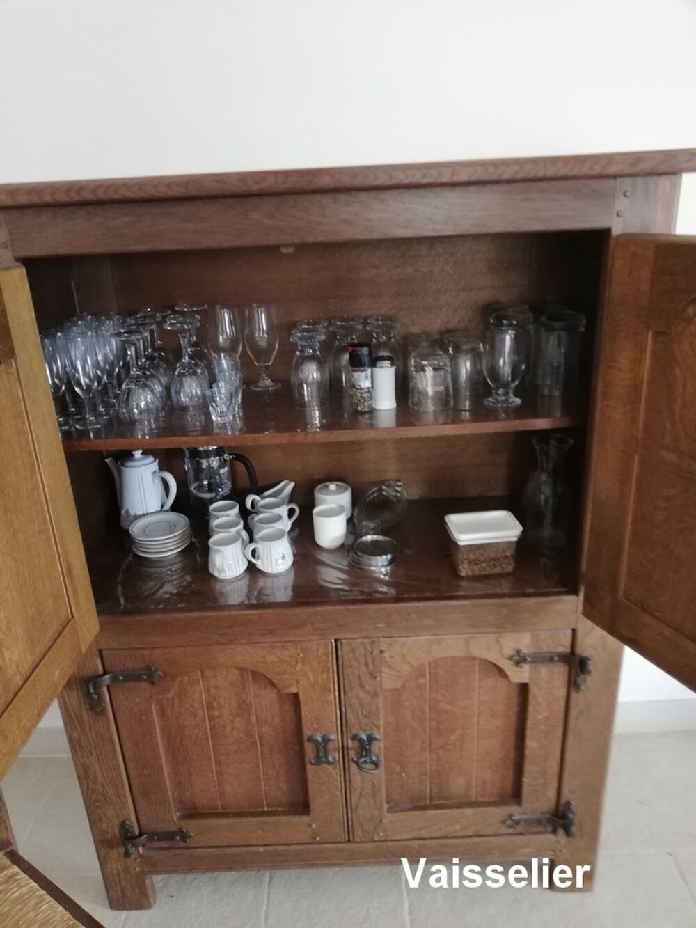  Bel ensemble de meubles de salle &agrave; manger de style rustique Meubles