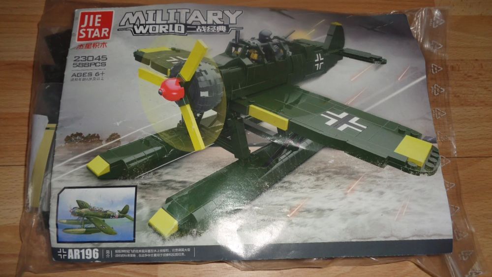 JIE STAR 23045 S&eacute;rie D'avions AR196 Fighter Jeux / jouets