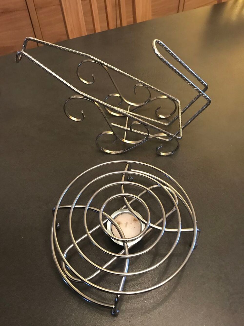 R&eacute;chaud de table et porte bouteille m&eacute;tal brillant Cuisine