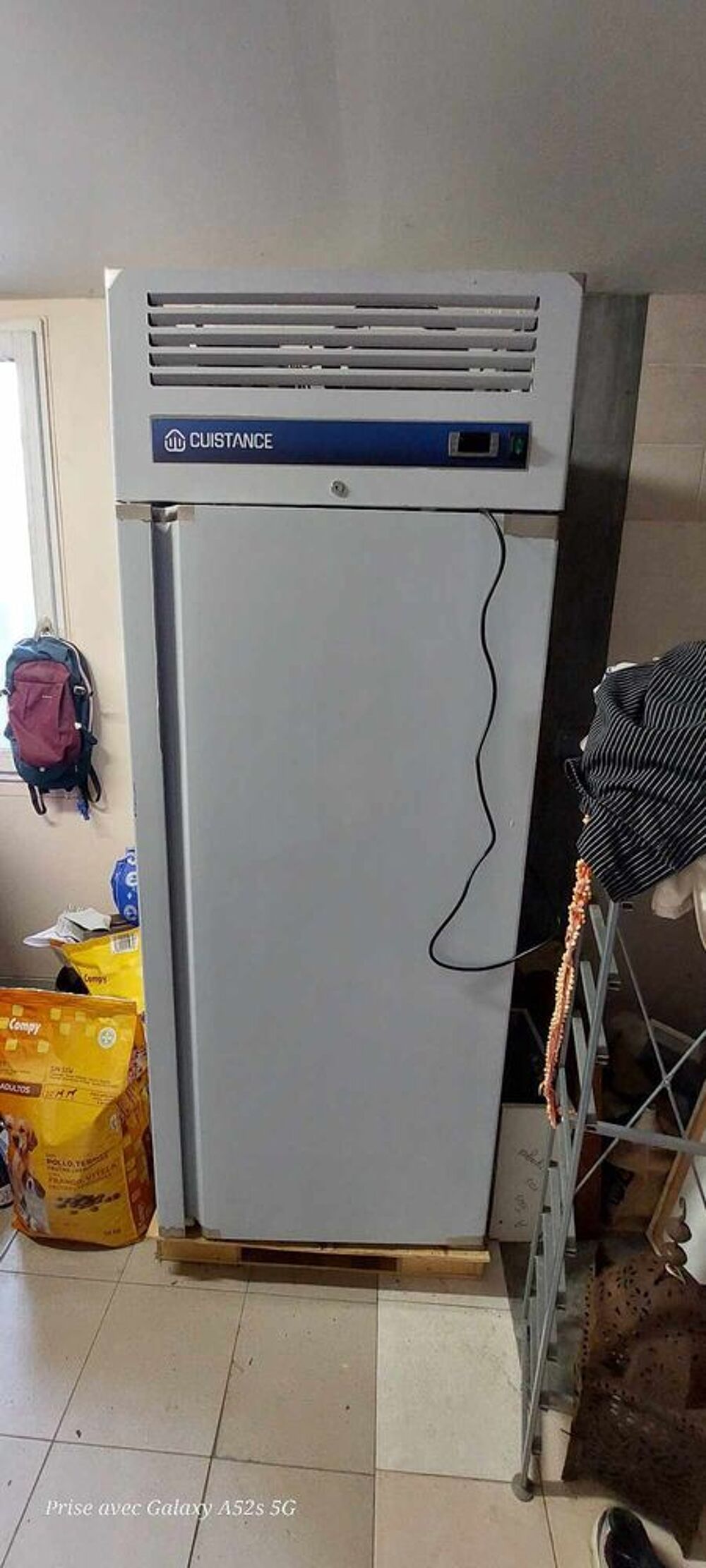 Armoir r&eacute;frig&eacute;r&eacute;e professionnel/ frigo propose Electroménager