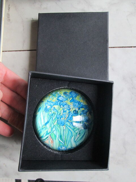 Presse papier demi-sph�re motif de peinture impressionniste 12 Herblay (95)