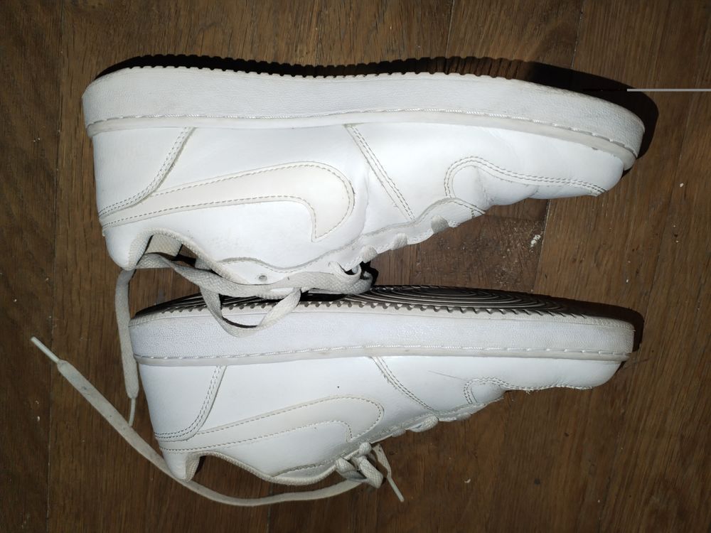 Baskets NIKE full cuir blanche (Taille 40) Chaussures