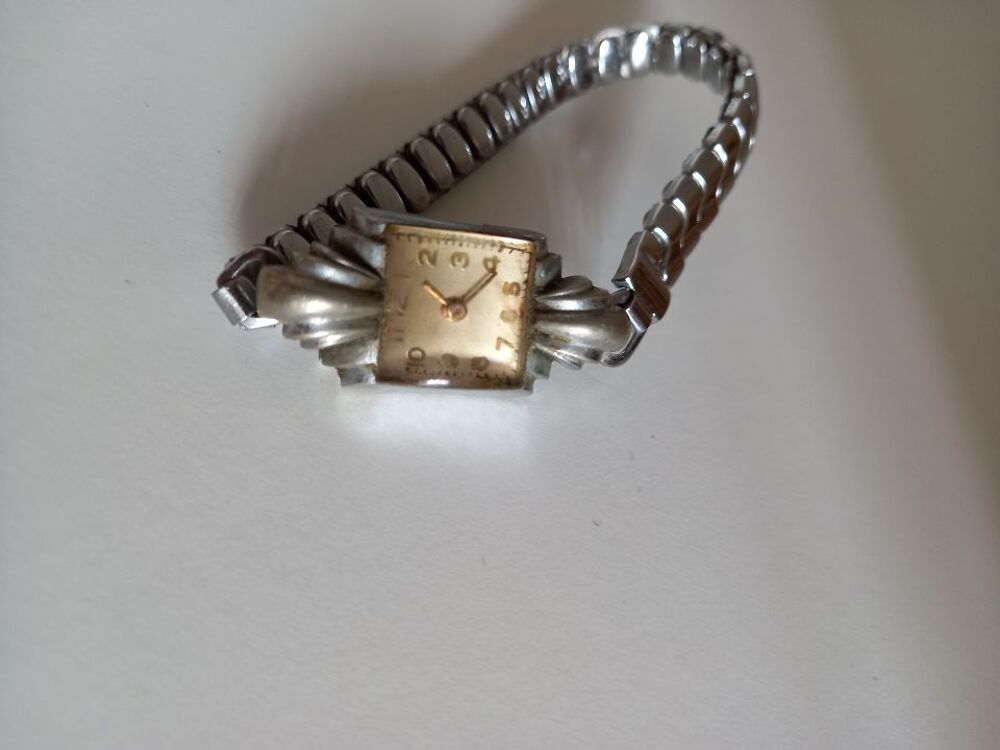 montre femme des ann&eacute;es 40 Bijoux et montres