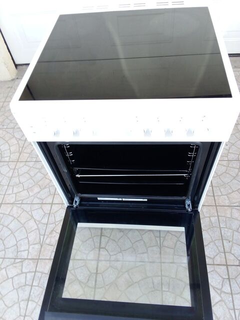 Cuisini�re vitro-c�ramique 210 Hesdin-l'Abb� (62)