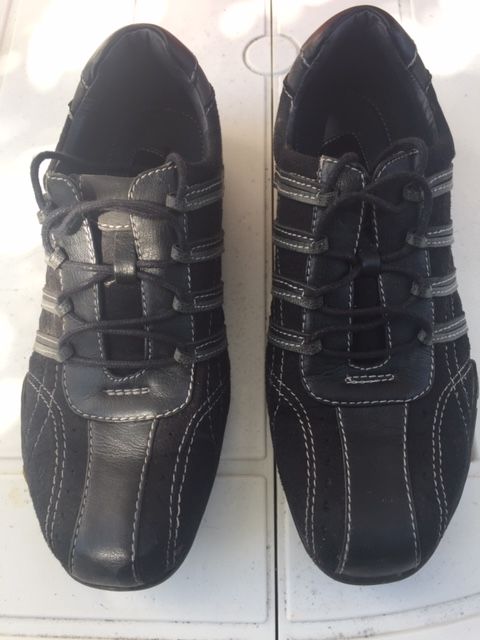 Chaussures d'�t� l�g�res �tat Neuf en cuir de nubuck T41
0 Les Sables-d'Olonne (85)