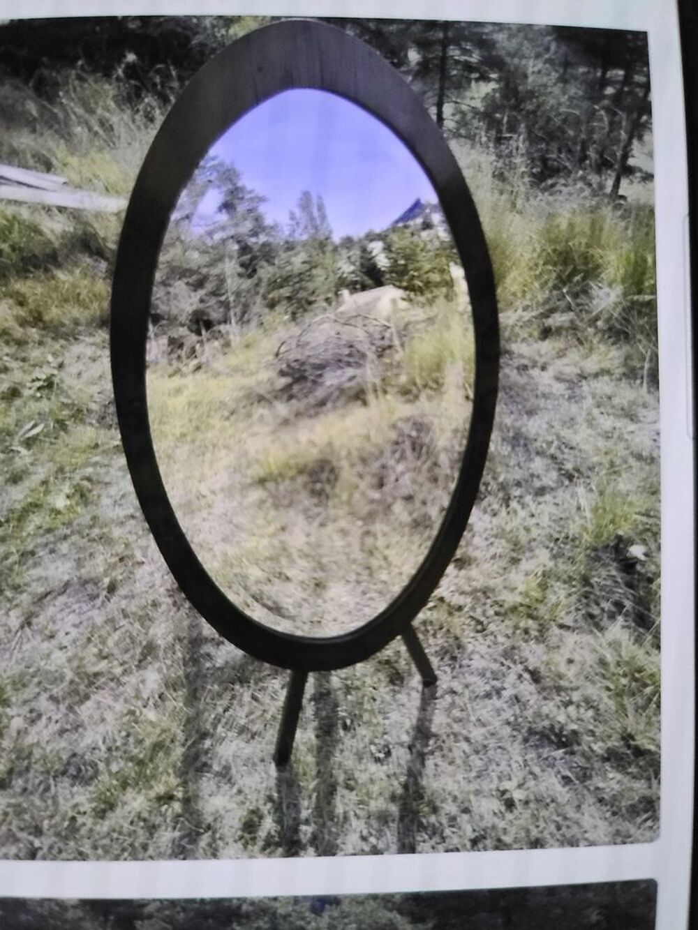 miroir biseaut&eacute; sur pieds. Décoration
