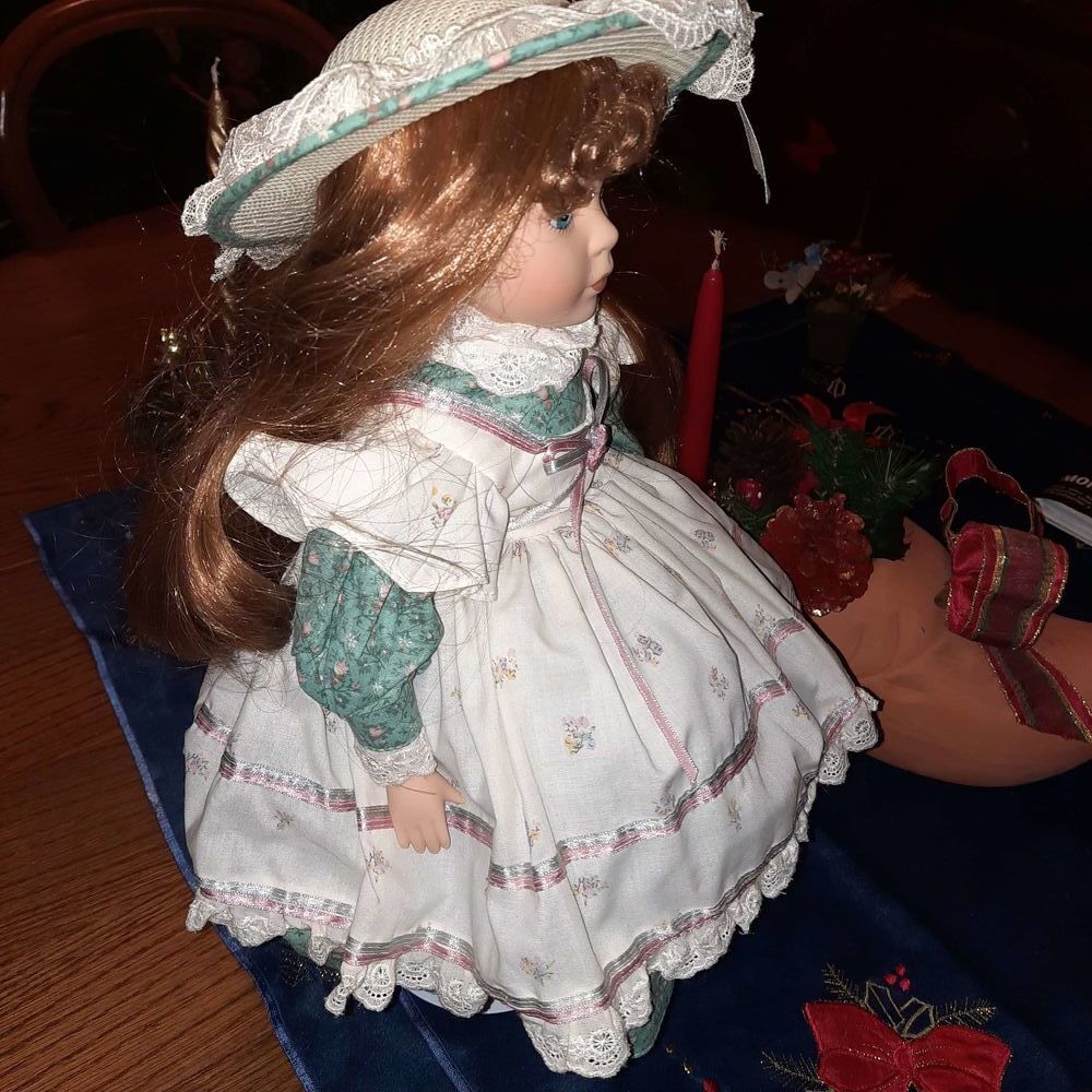 poup&eacute;e porcelaine 