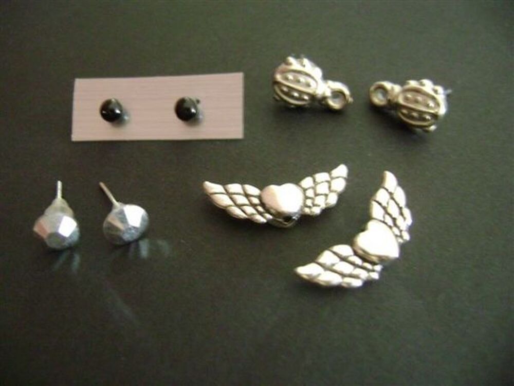 boucles d'oreilles divers motifs et formes Bijoux et montres