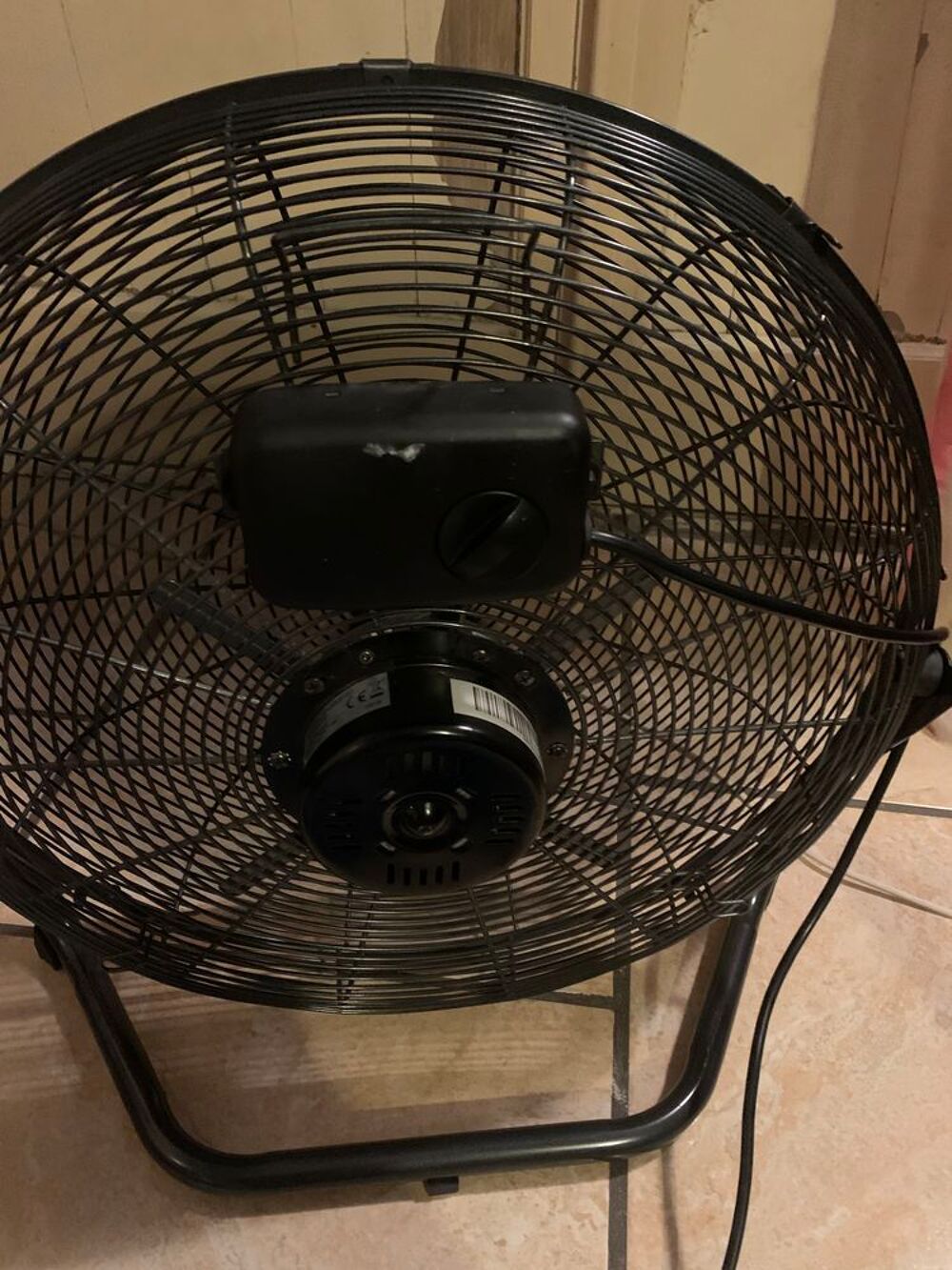 Joli ventilateur noir Electroménager