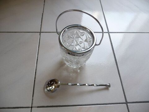 Seau � gla�ons avec sa cuill�re ann�es 60-70 20 Celles-sur-Belle (79)