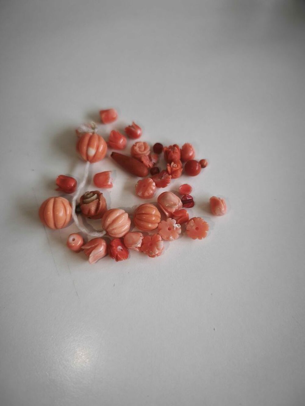 lot de perles et divers en corail 