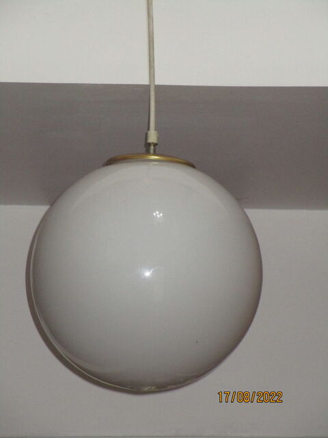 GRAND LAMPADAIRE BOULE BLANC VINTAGE 98 Chanteloup-en-Brie (77)