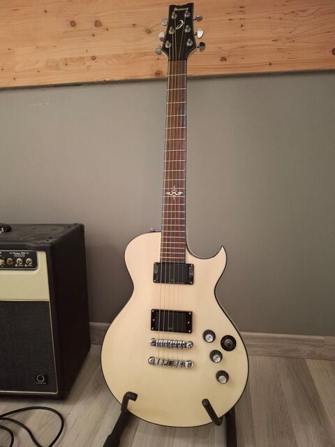 IBANEZ s�rie ART blanche. 280 �bersviller (57)