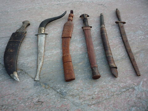 Couteaux / poignard / ancien / oriental (G) 35 Castres (81)