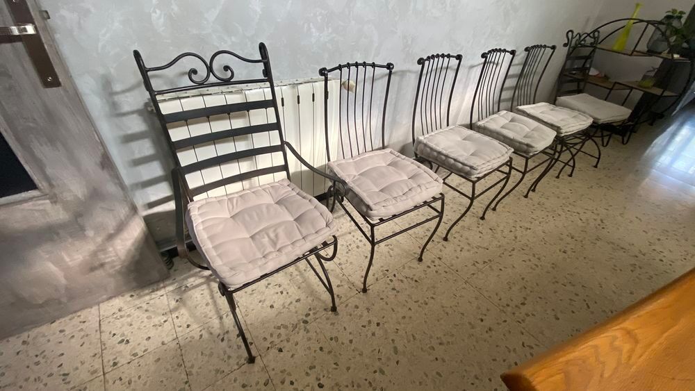 table en fer forg&eacute; avec 6 chaises Meubles
