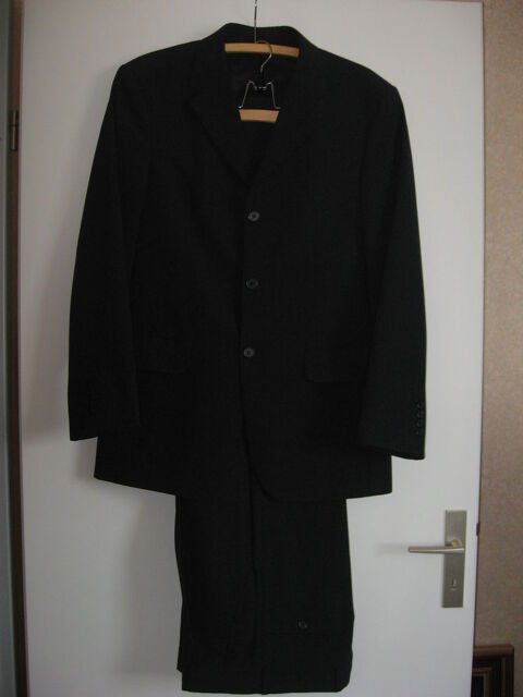 costume noir 40 Saint-Rmy (71)