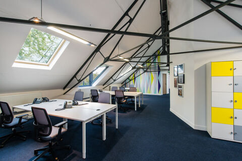 Espace de travail privé personnalisé en fonction des besoins uniques de votre entreprise à Fontainebleau Stop & Work 2975 77300 Fontainebleau