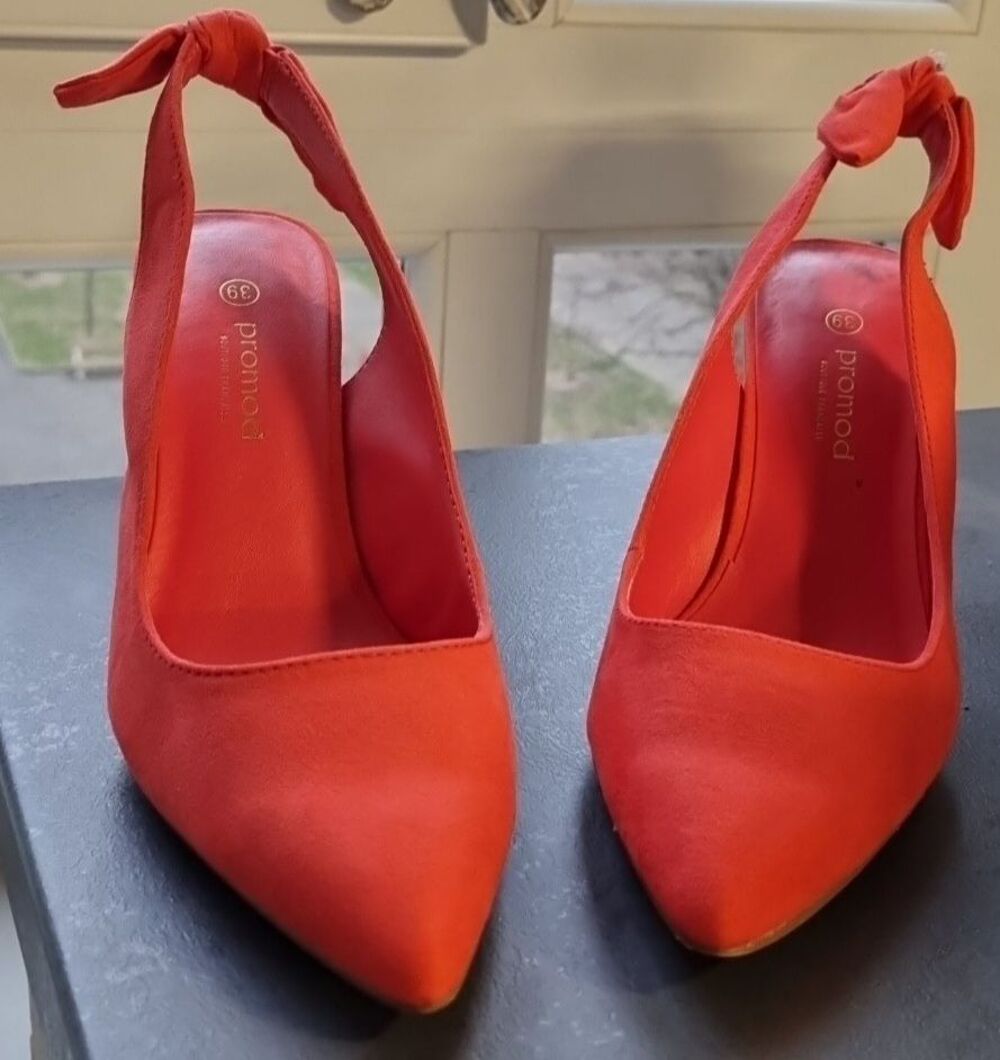 Achetez tr s jolis escarpins neuf revente cadeau annonce vente
