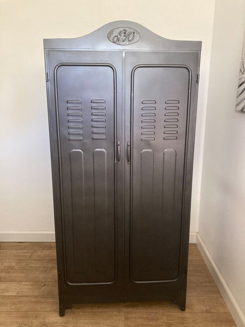 Armoire m&eacute;tal maisons du monde Meubles