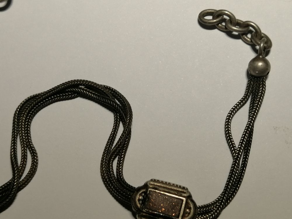 Ancienne chaine de montre gousset
XIX&egrave;me si&egrave;cle Bijoux et montres