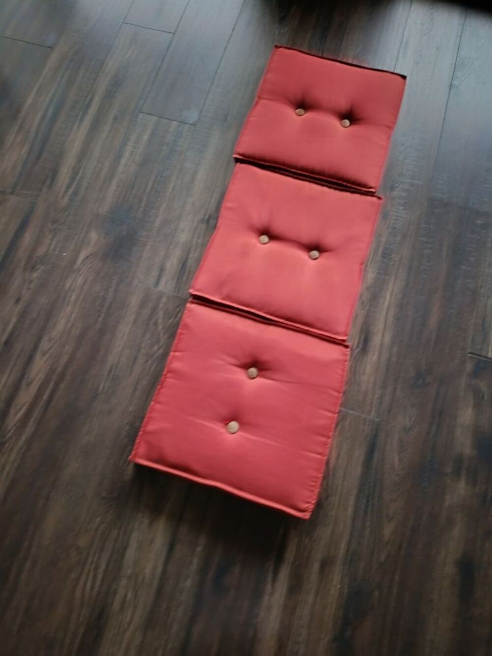 3 grands coussins en tr&egrave;s bon &eacute;tat Décoration