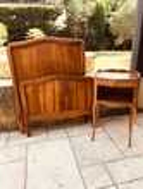 Lits jumeaux, leurs tables de nuit et leurs matelas neufs Meubles