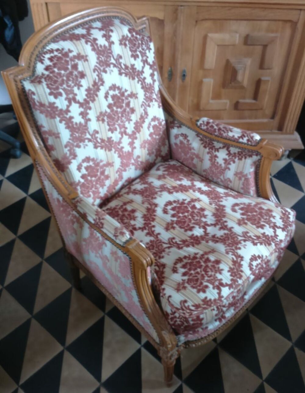Canap&eacute; 2 places + 3 fauteuils style Louis XV Meubles